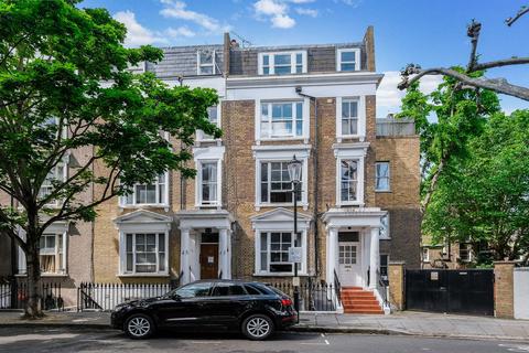 3 bedroom apartment for sale, Kempsford Gardens, SW5