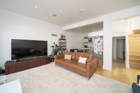 3 bedroom apartment for sale, Portobello Road, W11