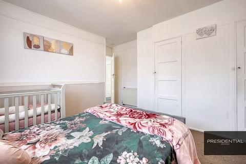 9 Harbourer Close, Ilford, IG6 3TW