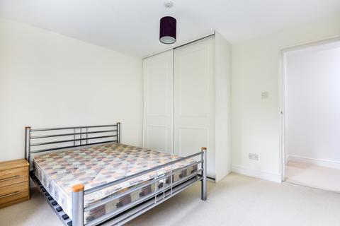 2 bedroom flat to rent, Grove Park London SE5