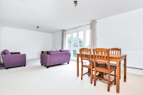 2 bedroom flat to rent, Grove Park London SE5