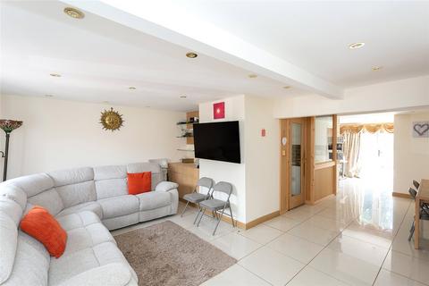 3 bedroom end of terrace house to rent, Romilly Drive, Watford, Hertfordshire, WD19