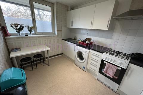 undefined, Tinsley Road    (Stepney Green), London, E1