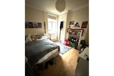 7 bedroom end of terrace house to rent, May Street, Cathays, Cardiff