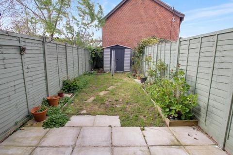17 Chicory Close, Earley, Reading, RG6 5GS