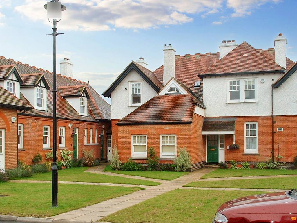 Great Stony Park, Ongar CM5 1 bed apartment £1,100 pcm (£254 pw)