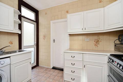 4 bedroom terraced house to rent, Mildenhall Road, Lower Clapton, London, E5