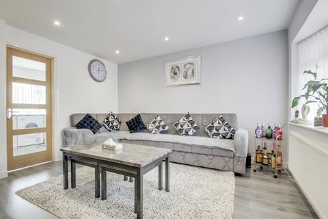 61 Cedar Road, Willenhall, WV13 3BZ