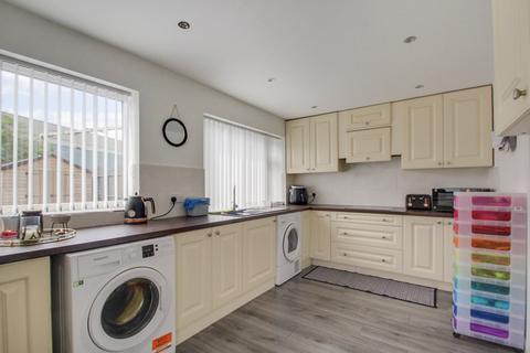 61 Cedar Road, Willenhall, WV13 3BZ