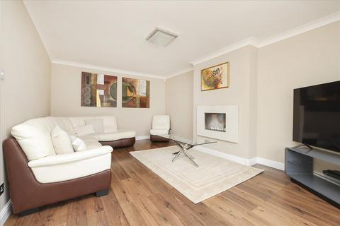 11 Daiches Braes, Edinburgh, EH15 2RD