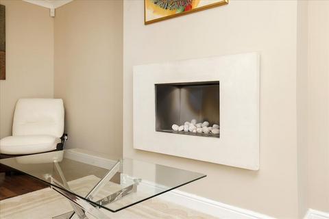 11 Daiches Braes, Edinburgh, EH15 2RD