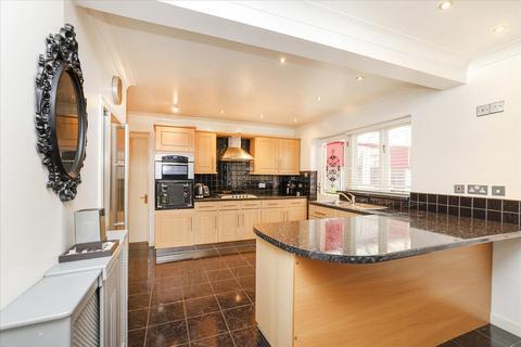 11 Daiches Braes, Edinburgh, EH15 2RD