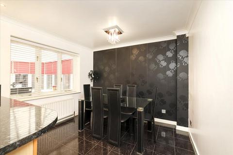 11 Daiches Braes, Edinburgh, EH15 2RD