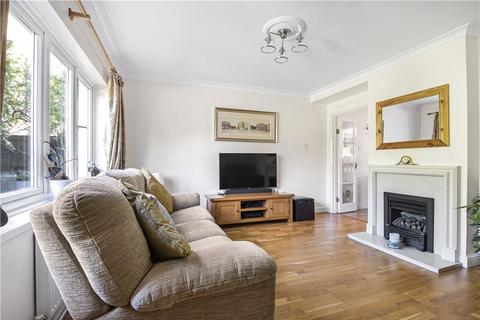 10 Ensign Close, Stanwell, Staines, TW19 7RF