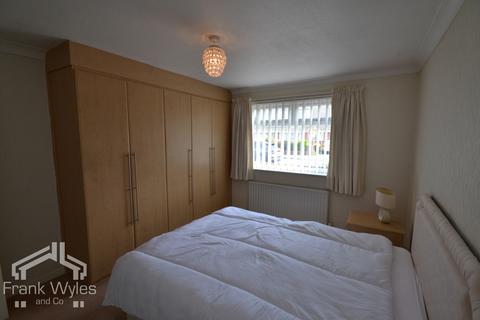 2 bedroom bungalow for sale, Kilgrimol Gardens, Lytham St Annes, FY8 2RA