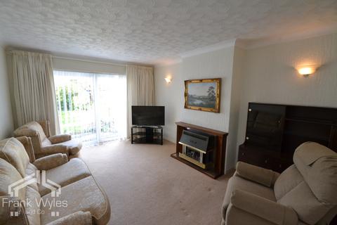 2 bedroom bungalow for sale, Kilgrimol Gardens, Lytham St Annes, FY8 2RA