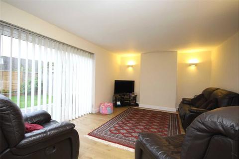 3 bedroom semi-detached house to rent, Coleview, Swindon SN3