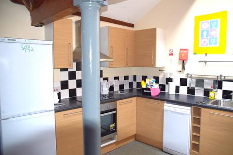 5 bedroom flat to rent, Russell Galleries, Russell Street, Nottingham NG7