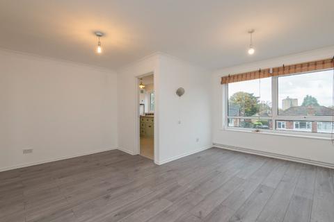 2 bedroom flat to rent, Wensleydale Court, Stainbeck Lane, Leeds LS7
