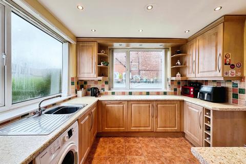 3 bedroom detached house for sale, Edenfield Road, Prestwich, M25