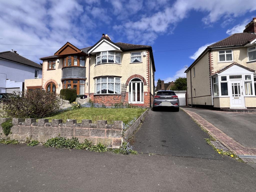 Darlaston Lane, Bilston 3 bed semidetached house for sale £180,000
