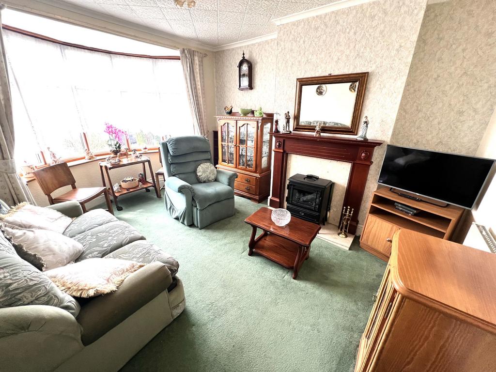 Darlaston Lane, Bilston 3 bed semidetached house for sale £180,000