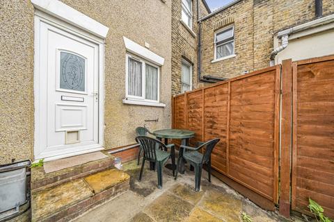 84a Laleham Road, London, SE6 2HX
