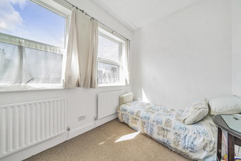 84a Laleham Road, London, SE6 2HX