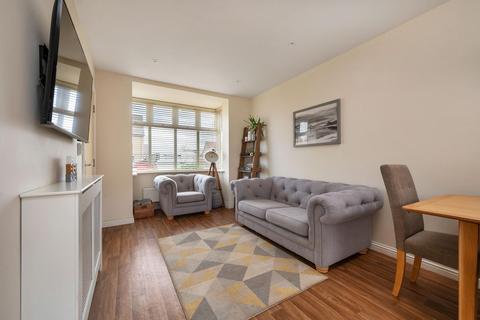 48 Manor Drive, Peterborough, PE4 7AT