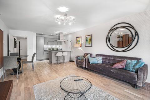 2 bedroom apartment to rent, Glengarnock Avenue, London, E14