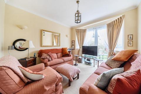 3 bedroom semi-detached house for sale, Glengall Road, Edgware, Greater London. HA8 8ST