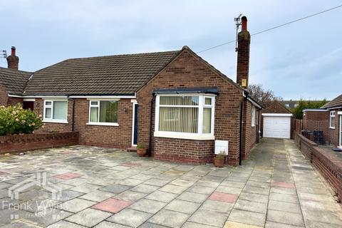 2 bedroom bungalow for sale, Poulton Avenue, Lytham St Annes, FY8