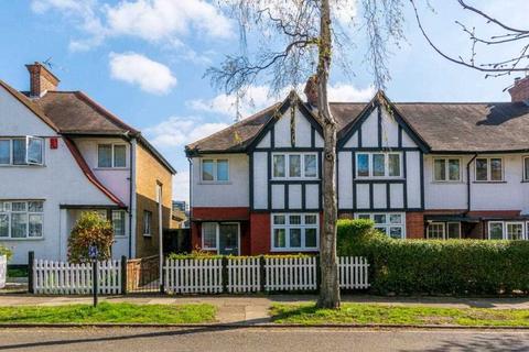 3 bedroom end of terrace house to rent, Park Drive, Acton, Acton