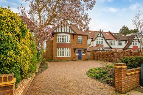 37 Strawberry Vale, Twickenham, TW1 4RX