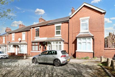 3 bedroom end of terrace house to rent, Coronation Road, Newcastle