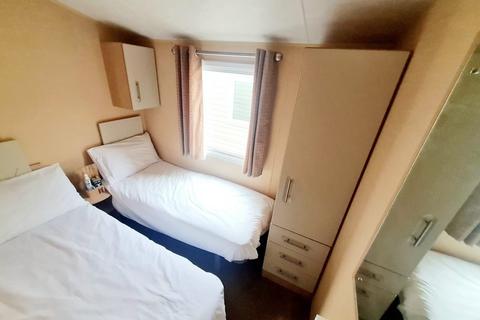 2 bedroom static caravan for sale, Dovercourt Holiday Park