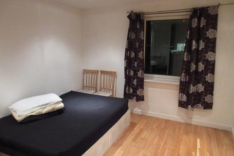 1 bedroom flat to rent, The Blenheim Centre, Hounslow, TW3