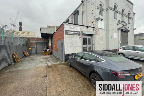 Industrial unit to rent, 37a and 37b Grice Street, West Bromwich, B70 7EZ