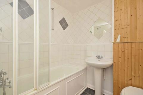 46 Flanders Crescent, London, SW17 9JB