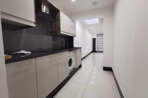 2 bedroom flat to rent, Grenaby Avenue, Croydon CR0