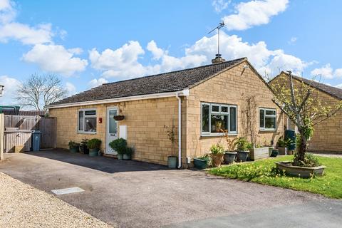 3 bedroom detached bungalow for sale - Larksfield Close, Carterton, Oxfordshire, OX18