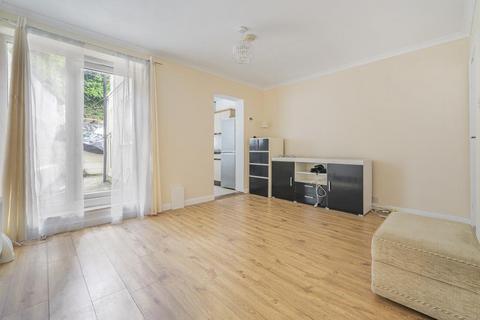 3 bedroom end of terrace house to rent, Sherman Road,  Reading,  RG1