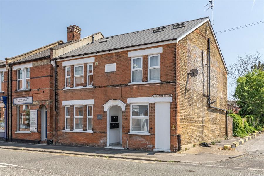 Ludwell House, Chertsey KT16 1 bed apartment to rent £1,250 pcm (£288 pw)