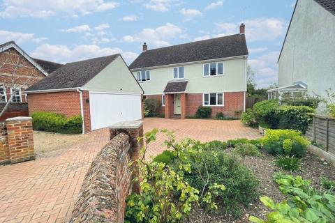 4 bedroom detached house to rent, Church Street, Goldhanger, CM9