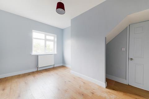 2 bedroom maisonette to rent, Brigstock Road, Thornton Heath CR7