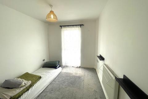 2 bedroom flat to rent, Cambria House, Newport,