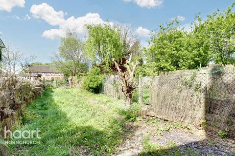34 Gatwick Way, Hornchurch, RM12 6DX