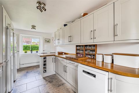2 Middle Road, North Baddesley, Southampton, SO52 9JE