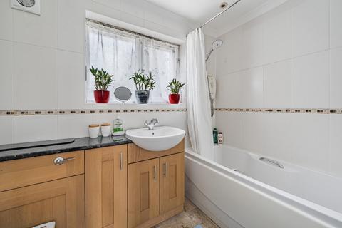 2 Middle Road, North Baddesley, Southampton, SO52 9JE