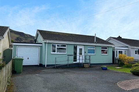 2 bedroom bungalow for sale, Heol Rowen, Fairbourne, Gwynedd, LL38